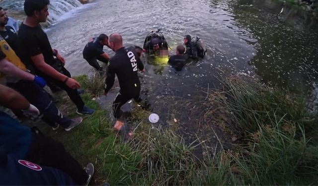 Eşini ve çocuğunu kurtaran baba akıntıya kapılarak hayatını kaybetti