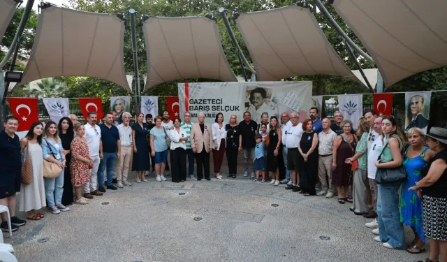 Gazeteci Barış Selçuk, Karabağlar'da düzenlenen törenle anıldı