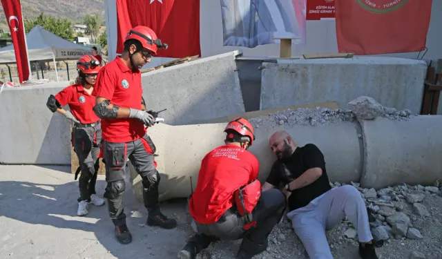 Karşıyaka’da afetlere hazırlık seferberliği büyüyor