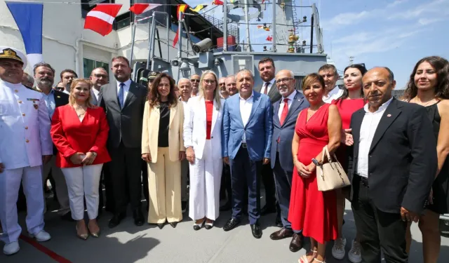 “Karşıyaka Gemisi”nde Zafer Bayramı coşkusu