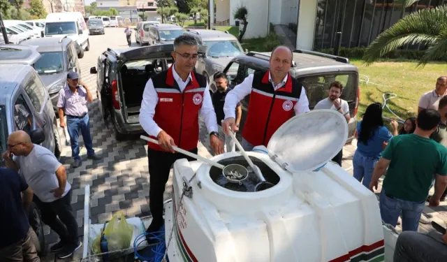 İzmir'de yetişen pullu yavru sazanlar Manisa'da göle bırakıldı