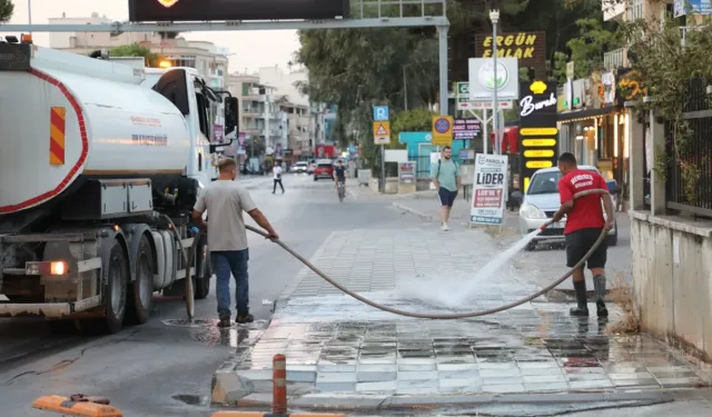 Menderes Belediyesi’nden daha temiz kent için yoğun mesai