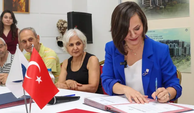 Karabağlar Osman Aksüner’de kentsel dönüşüm için ilk imzalar atıldı
