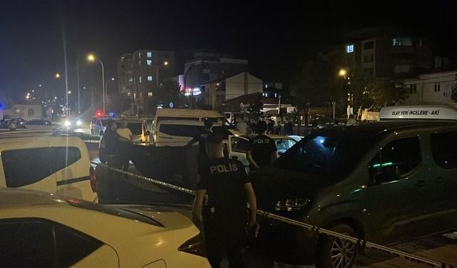 Otomobilde d*hşet: Bir kadın hayatını kaybetti, bir kişi ağır yaralandı!