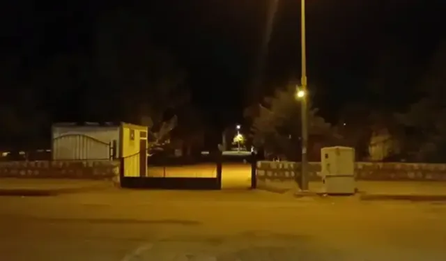 Parkta otururken başına yorgun mermi isabet etti