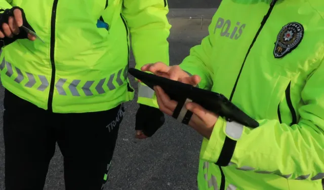 İzmir'de trafikte tartışan kadın sürücülere ve yolcuya 540 bin lira ceza