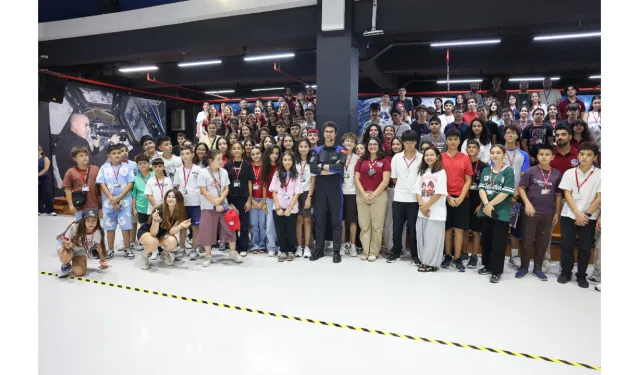 Türkiye’nin ikinci astronotu Atasever, İzmirli gençlerle buluştu