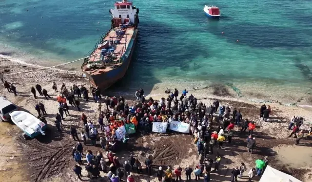 Urla’daki hurda geminin yargı kararına takıldığı ortaya çıktı