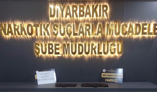 U*uşturucuyu vücutlarında taşıyan 2 şüpheli tutuklandı