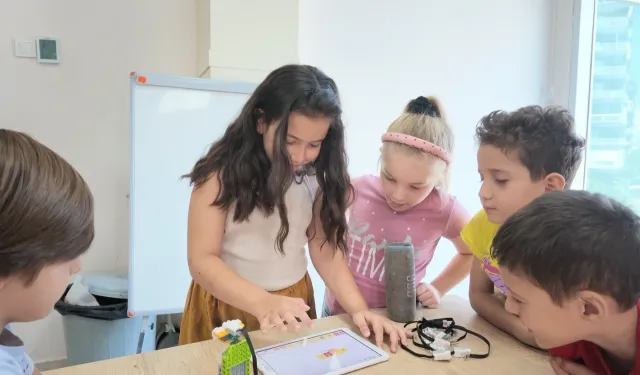 Bayraklı’da yaz tatili atölyelerle renklendi