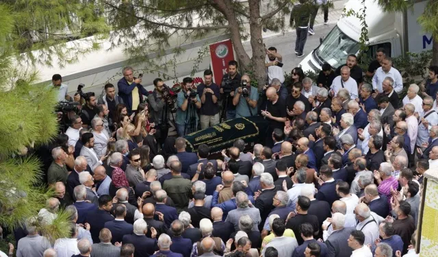 İzmir Büyükşehir Belediye eski Başkanı Burhan Özfatura toprağa verildi