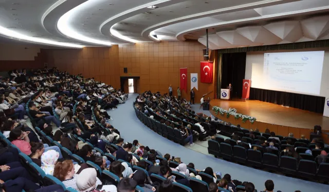 Dokuz Eylül’de öğrenciler yeni akademik yıla başladı