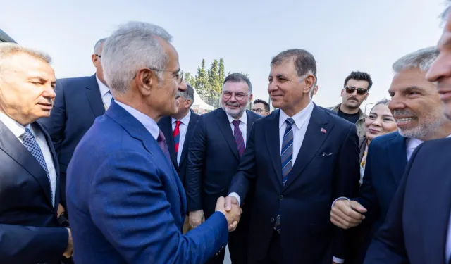 Ege Bölgesi’nin en büyük veri merkezi İzmir'de açıldı
