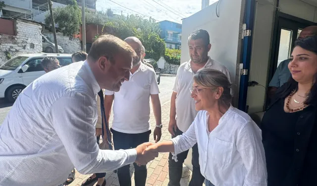 Gümrükçü'den Karabağlar'da muhtar çıkarması