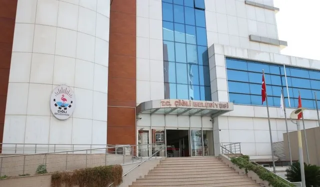 Çiğli’de meclis üyelerinden AK Parti’ye geçiş iddialarına yanıt