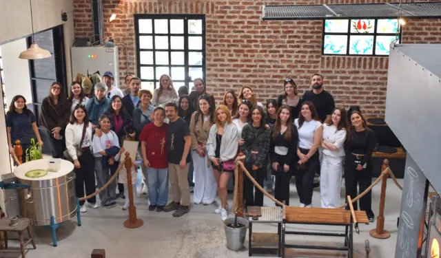 İEÜ öğrencileri vitray sanatını yeniden yorumladı