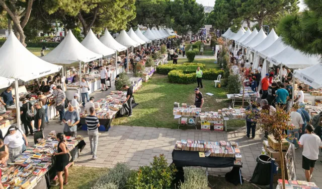 İZKİTAP'ın ilk gününde Kültürpark'a yoğun ilgi