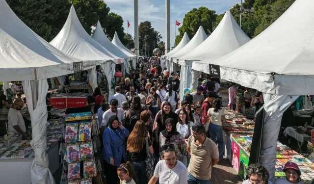 İZKİTAP’ta son gün: Kitapseverler Kültürpark’ta buluşuyor