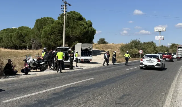 İzmir’de 3 aracın karıştığı kazada 2 yaralı