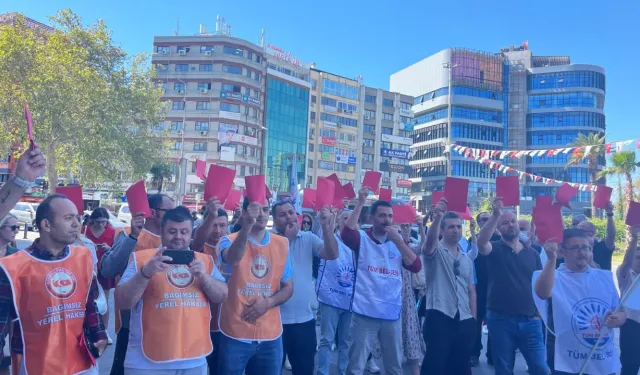 İzmir’de belediye işçilerinden yönetime ‘kırmızı kart’