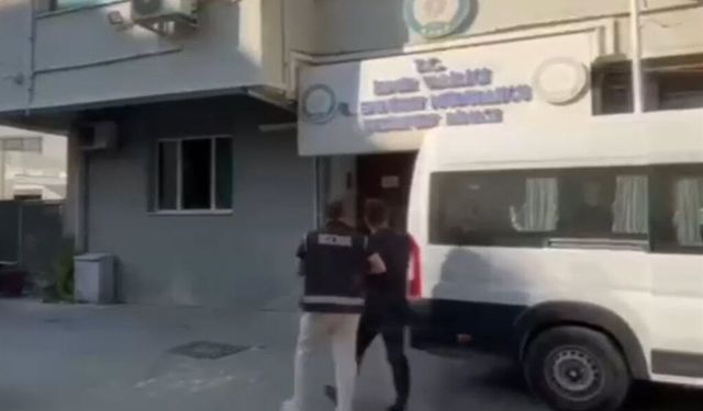 İzmir’de oto galericilik adı altında tefecilik operasyonu: 7 şüpheli tutuklandı