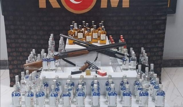 Kaçak alkol ve sigara operasyonu: Çok sayıda ürün ve silah ele geçirildi