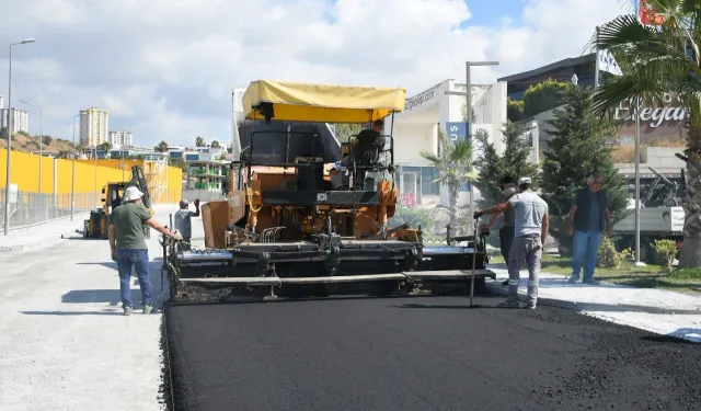 Kuşadası Belediyesi’nden 68 noktada yol mesaisi