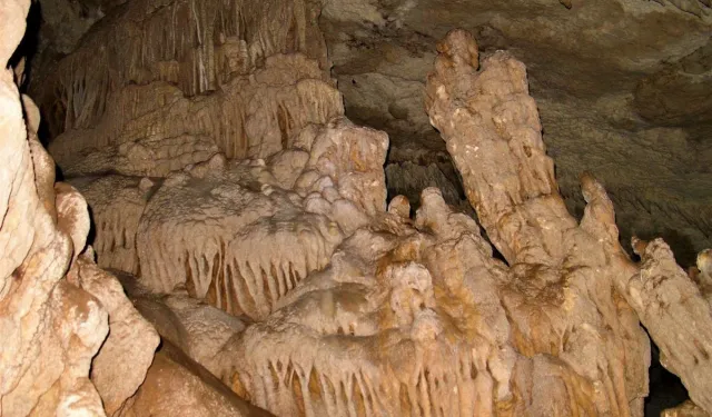 Kuşadası’nın yer altındaki hazinesi: Aslanlı Mağarası