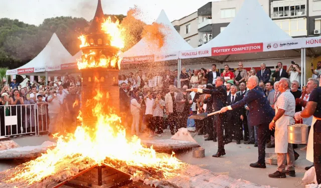 Menemen Çömlek Festivali görkemli bir törenle açıldı