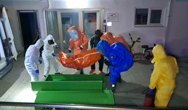 “Siyanür var, girmeyin” notu bulunan evde çift ölü bulundu