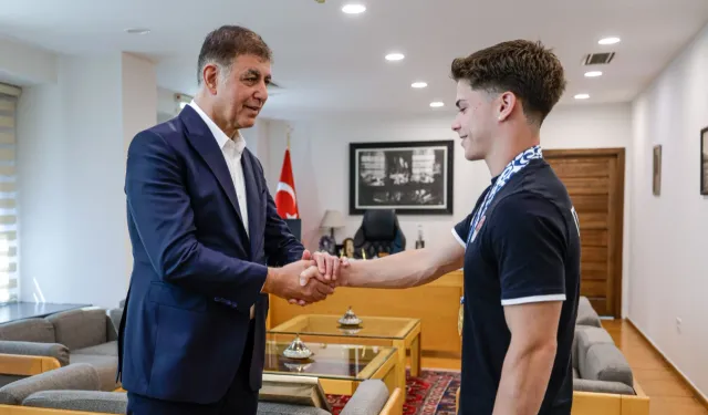 Tugay, altın madalyalı sporcuyu ağırladı: Üzerimize düşeni yapmaya hazırız