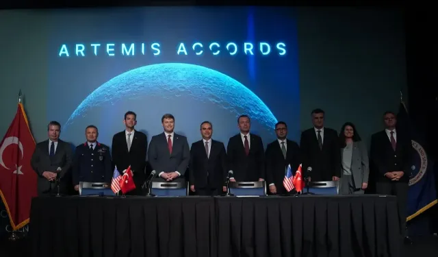 Türkiye 2027'de Ay'a uzay aracı göndermeye hazırlanıyor