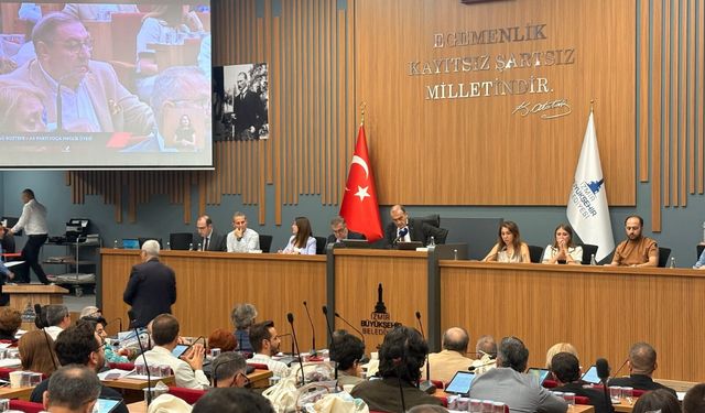 İzmir’de gazetecilere ücretsiz otopark düzenlemesi