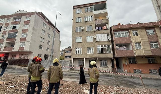 Binada çatlama sesleri paniğe neden oldu: 14 daire tahliye edildi