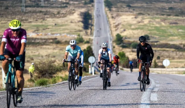 Çeşme'de Gran Fondo heyecanı: 10 ülkeden 809 sporcu yarıştı