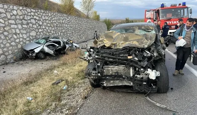 Çorum'da can pazarı! Otomobil ile cip çarpıştı: 4 ölü, 2 yaralı