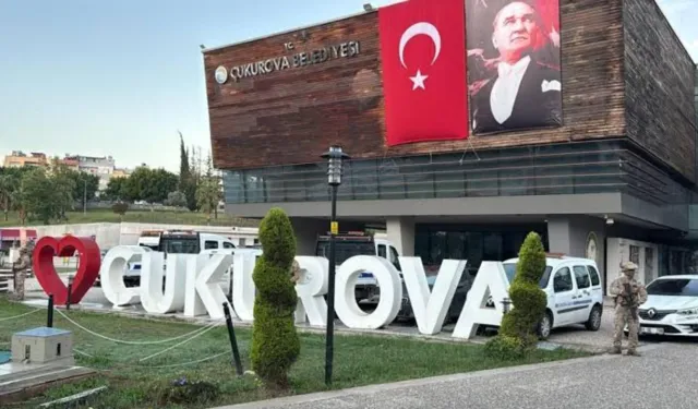 Çukurova Belediyesi soruşturmasında 49 kişi adliyede