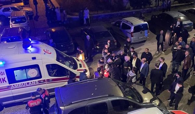 Düğün salonunda bıçaklı kavga! 1'i ağır 3 yaralı