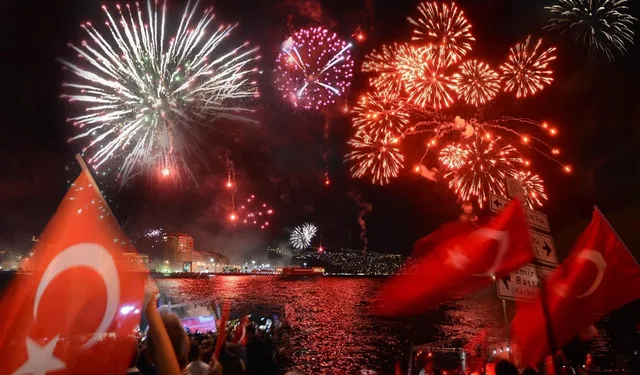 İzmir'de görsel şölen: Gökyüzü ışıl ışıl olacak