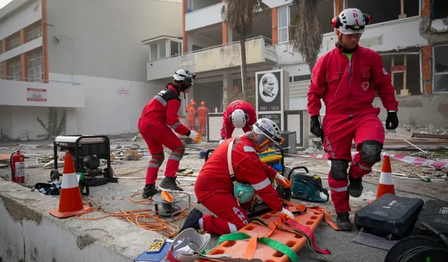 İzmir'de üç ili kapsayan geniş çaplı deprem tatbikatı