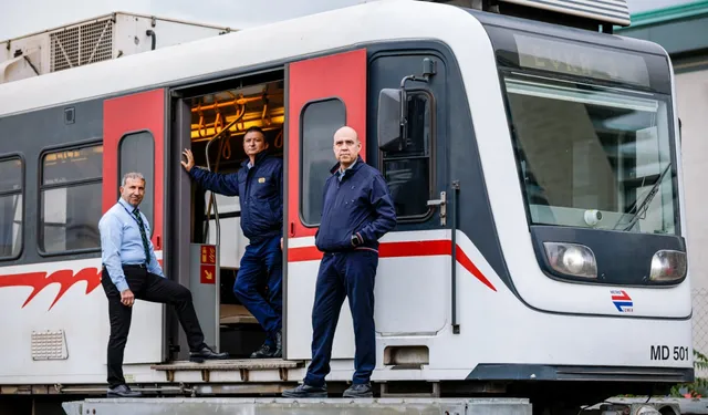 İzmir Metro'nun emektarları 26 yıllık yolculuğu anlattı