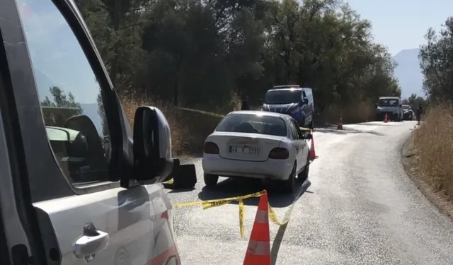 İzmir'de 48 yaşındaki şahıs otomobil içerisinde tüfekle vurulmuş halde ölü bulundu
