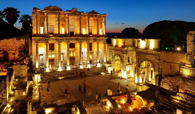 İzmir’in antik kenti Türkiye’nin gözdesi oldu