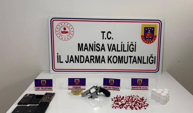 Jandarmadan peş peşe baskınlar: Binlerce hap ele geçirildi