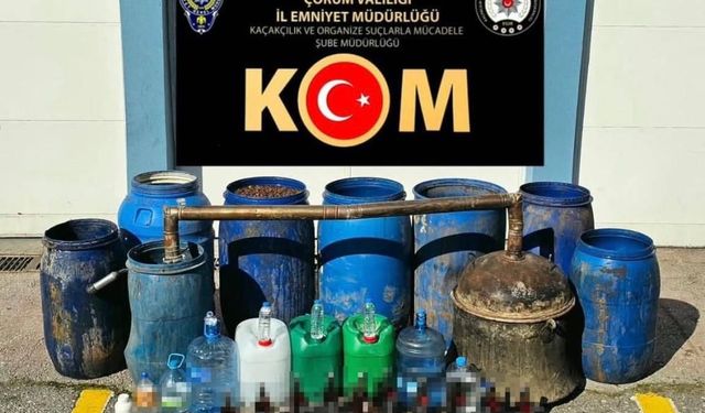 Sahte alkol operasyonu: Yüzlerce litre ele geçirildi, 2 şüpheli yakalandı