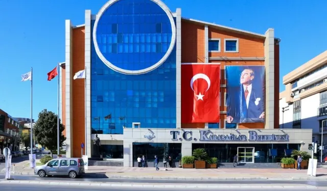 Karabağlar Belediyesi'nde sürpriz istifa!