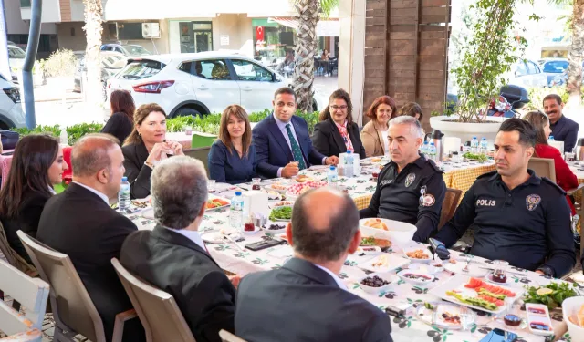 Narlıdere'de muhtarlar Tarihi Yukarıköy'de buluştu
