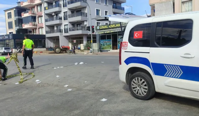 İzmir Ödemiş'te hafif ticari aracın çarptığı 42 yaşındaki yaya ağır yaralandı