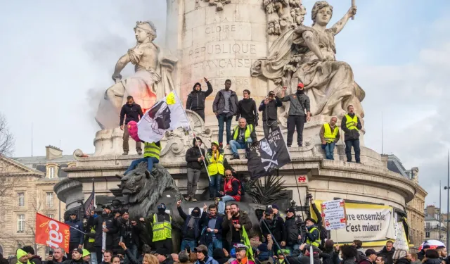 Paris'te sokağa çıkma yasağı hangi bölgelerde geçerli?
