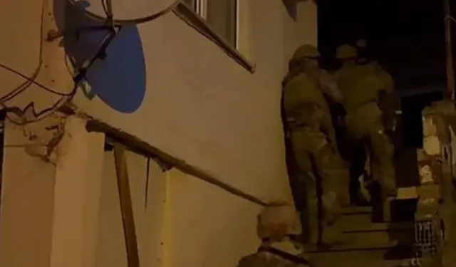 Sosyal medya operasyonu! 17 şüphelinin adreslerinde silah ve mühimmat bulundu
